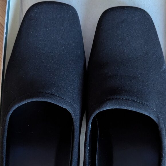 VTG Black Wedge Pumps - Picture 3 of 11